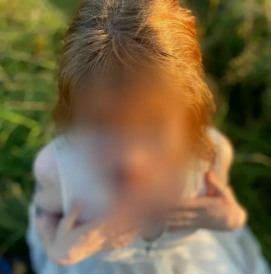 Chaima, 21