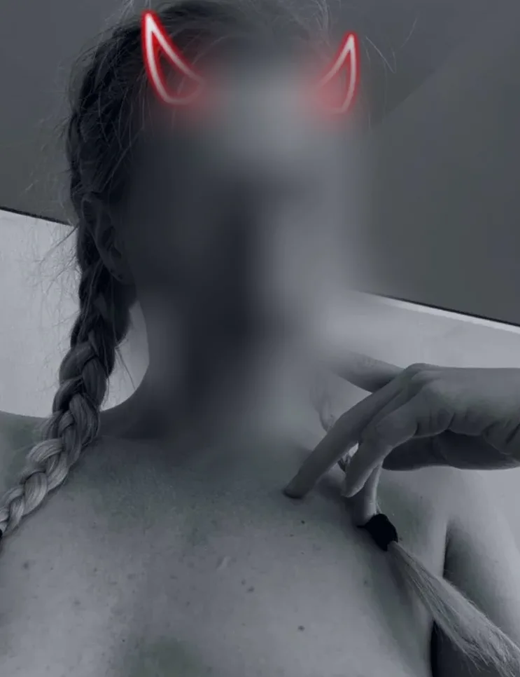 Ellen, 32