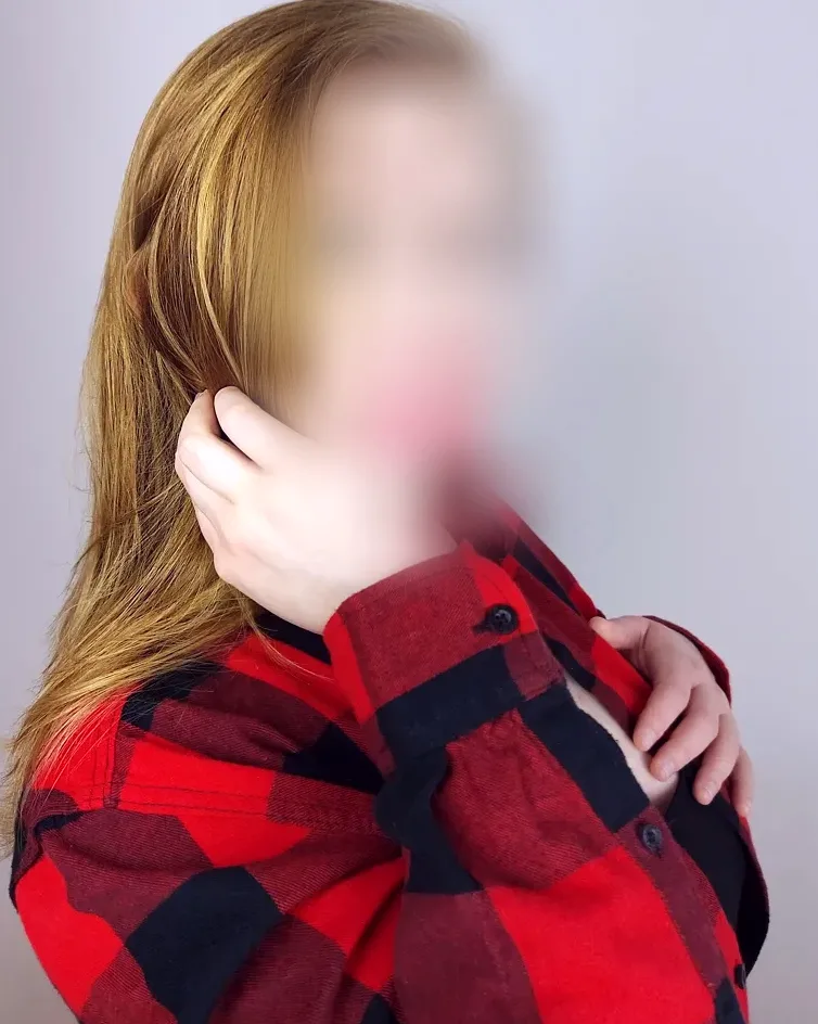 Nadia, 23