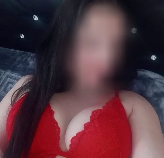 Salma, 35
