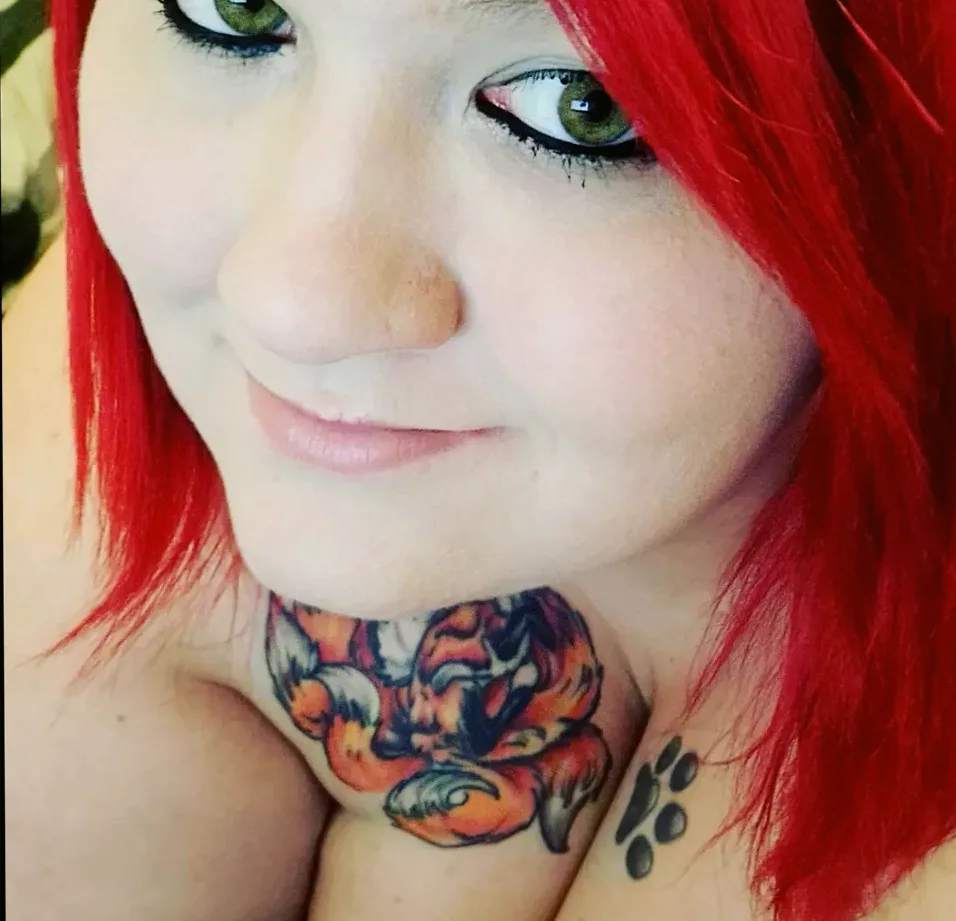 Suzanne, 32